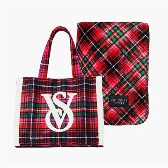 Victoria's Secret Other - Victoria’s Secret 2022 Holiday Tote and Blanket